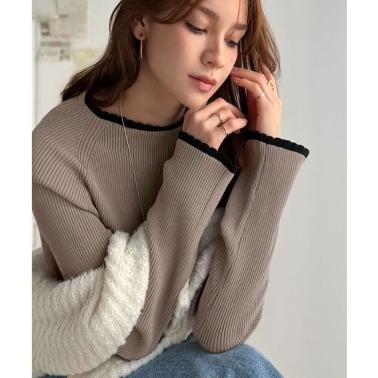 モカ | 色っぽさと着回し力を兼ね備えた主役級ニット。スカラップ配色デザインニットプルオー… | Classical Elf 