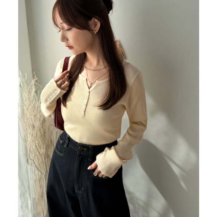 華奢&スタイルアップが叶う！袖ボタンスキッパーヘンリーリブニット（長袖） | Classical Elf  | 詳細画像7 