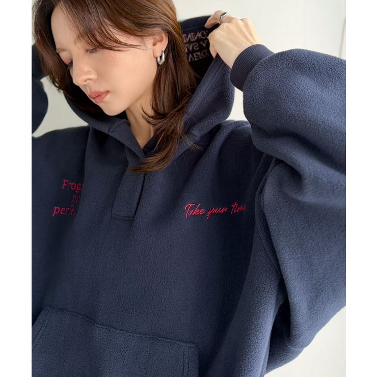 ネイビー | ふわっとあったか、秋冬の“欲しい”をぎゅっと♪刺繍デザインスキッパー衿フリースパ… | Classical Elf 
