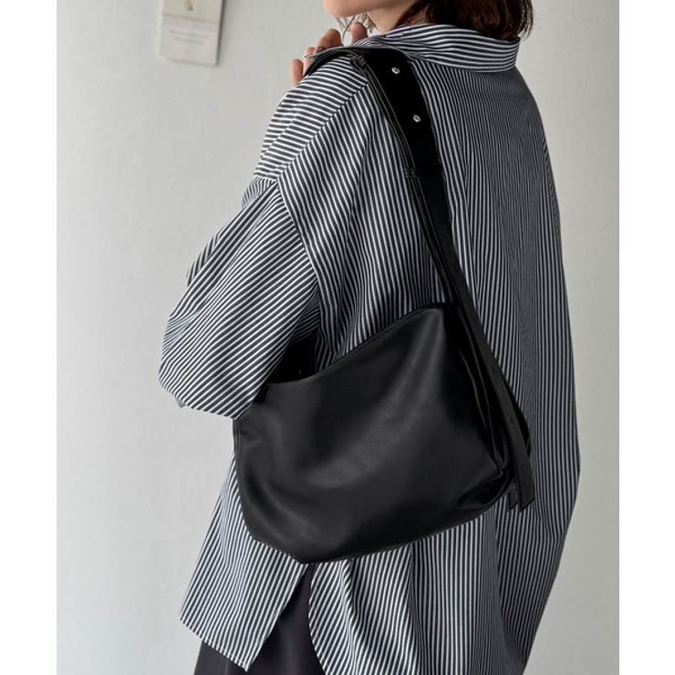 コーデに合わせて表情が変わる！マルチウェイソフトフェイクレザー