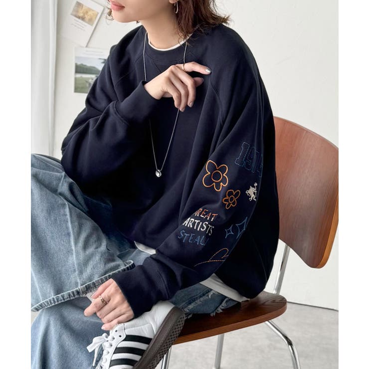 ハンドメイド風刺繍に釘付け。前後2wayランダム袖刺繍裏起毛スウェット | Classical Elf  | 詳細画像15 