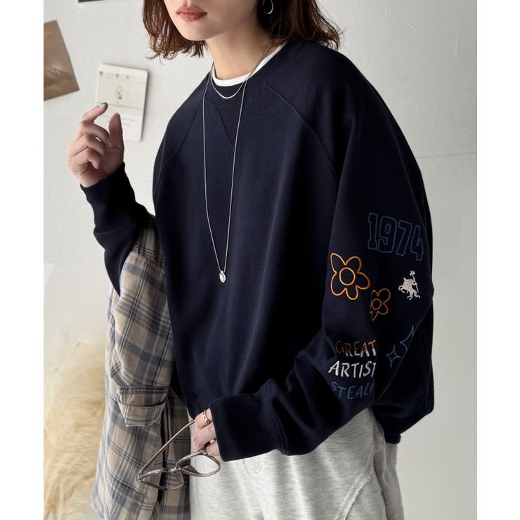 ハンドメイド風刺繍に釘付け。前後2wayランダム袖刺繍裏起毛スウェット | Classical Elf  | 詳細画像17 