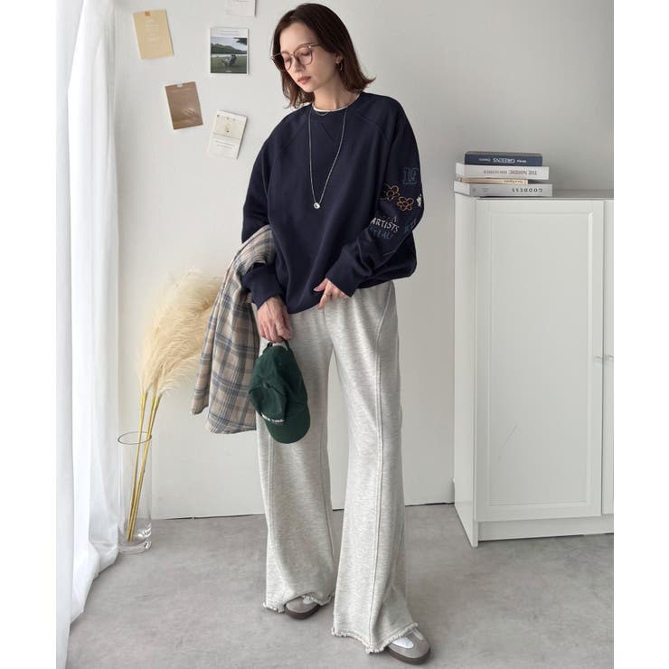 ハンドメイド風刺繍に釘付け。前後2wayランダム袖刺繍裏起毛スウェット | Classical Elf  | 詳細画像20 