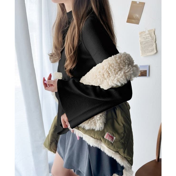 大人かわいいが実現できる。袖フレアハイネックニットプルオーバー（袖配色 無地 ボ… | Classical Elf  | 詳細画像12 