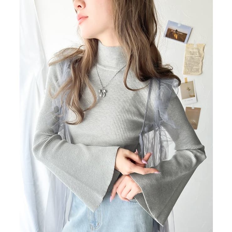 ライトグレー | 大人かわいいが実現できる。袖フレアハイネックニットプルオーバー（袖配色 無地 ボ… | Classical Elf 