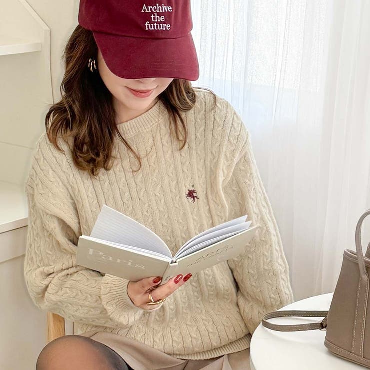 レトロ上品なトラッドテイスト。ワンポイント胸刺繍ケーブルニットプルオーバー | Classical Elf  | 詳細画像2 