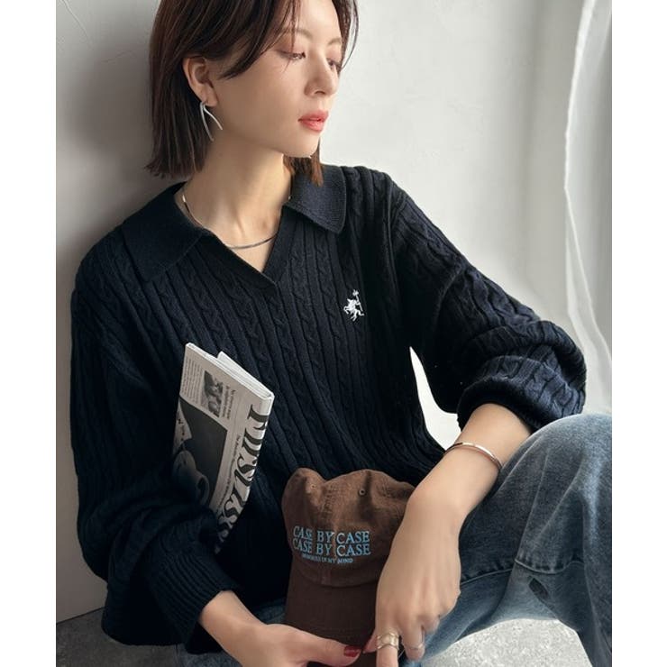 ネイビー | ”品よく華やぐ”。大人のマストバイニット。胸刺繍ケーブル編みポロ襟スキッパーニッ… | Classical Elf 