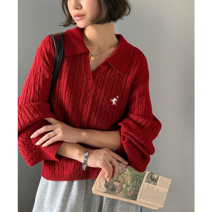 レッド | ”品よく華やぐ”。大人のマストバイニット。胸刺繍ケーブル編みポロ襟スキッパーニッ… | Classical Elf 