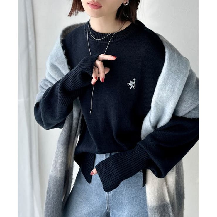 さらり抜け感ある着こなしが叶う。胸刺繍サムホール付きシンプルニット | Classical Elf  | 詳細画像25 