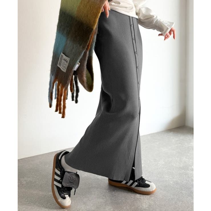 前後2wayで着まわせる！配色ボタンラインリブスカート（ロング丈） | Classical Elf  | 詳細画像10 