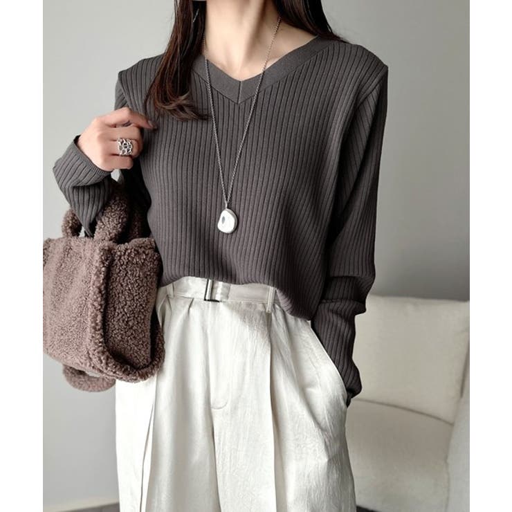 チャコール | デコルテ美人。着映えVネックシンプルリブニット（長袖） | Classical Elf 