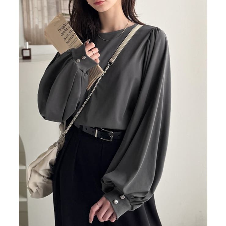 チャコール | シルエットで差が付く、綺麗めスタイルの完成形◎袖先ボタンボリュームスリーブトップ… | Classical Elf 