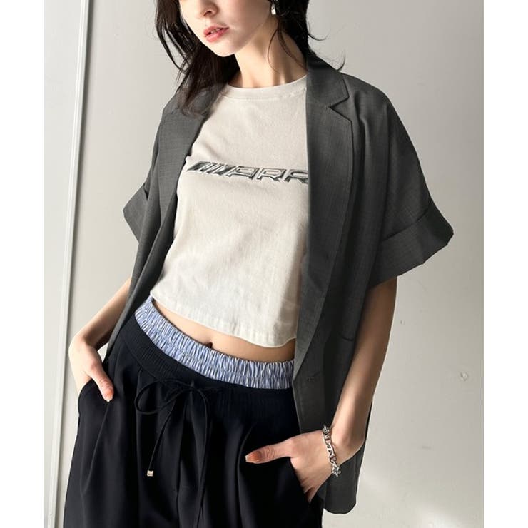 大人の抜け感を楽しむ。麻調シアードルマンショートスリーブ