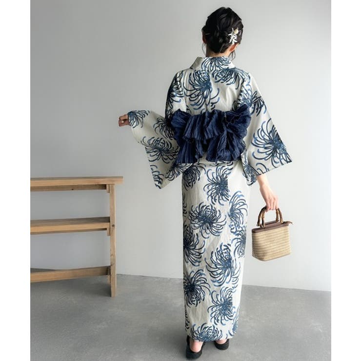 浴衣2点セット。クラシカルモダンな滝流れ浴衣（滝流れ浴衣・帯