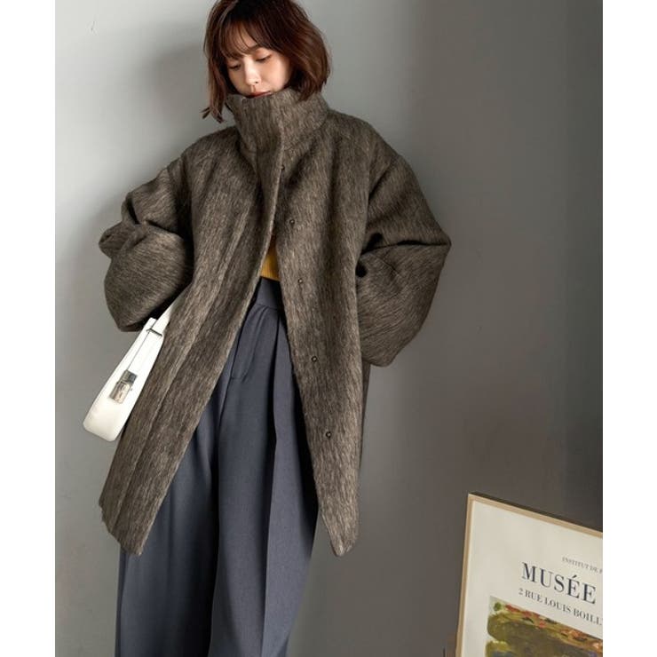 ベーシックとトレンドを両立。MIXシャギー比翼スタンドネックミドル丈