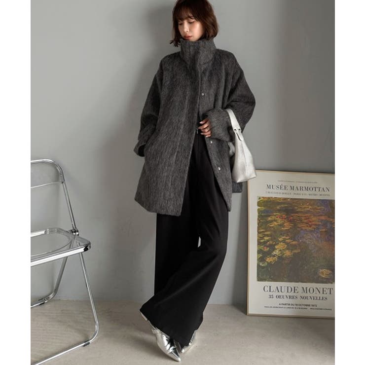 ベーシックとトレンドを両立。MIXシャギー比翼スタンドネックミドル丈