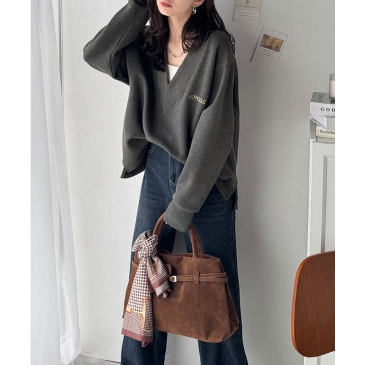 抜け感と上品さを両立。深めのネックで小顔見え♪ 胸刺繍Vネックダンボールニットト… | Classical Elf  | 詳細画像11 