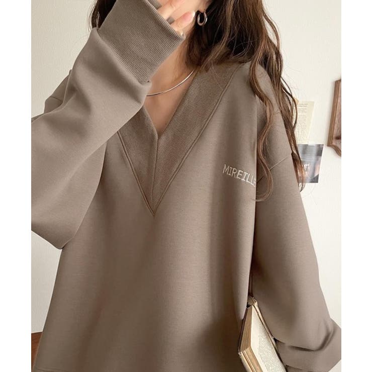 抜け感と上品さを両立。深めのネックで小顔見え♪ 胸刺繍Vネックダンボールニットト… | Classical Elf  | 詳細画像16 