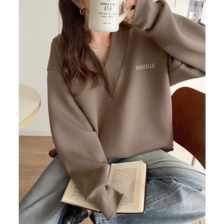 抜け感と上品さを両立。深めのネックで小顔見え♪ 胸刺繍Vネックダンボールニットト… | Classical Elf  | 詳細画像17 