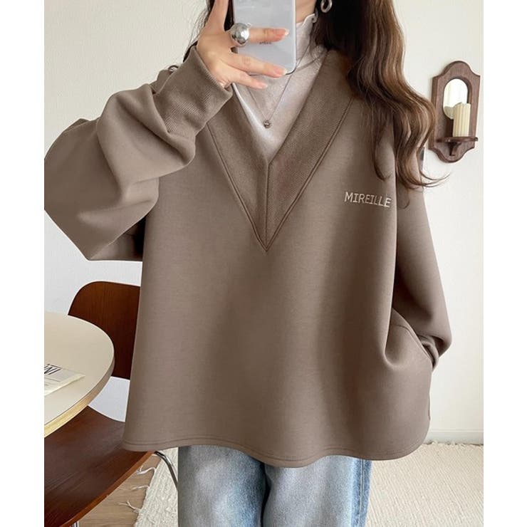 抜け感と上品さを両立。深めのネックで小顔見え♪ 胸刺繍Vネックダンボールニットト… | Classical Elf  | 詳細画像18 