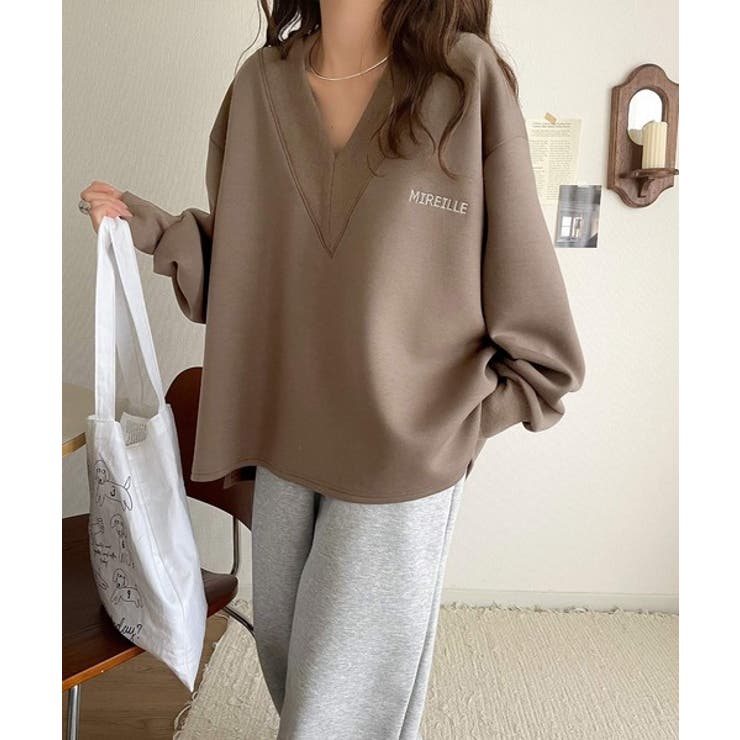 抜け感と上品さを両立。深めのネックで小顔見え♪ 胸刺繍Vネックダンボールニットト… | Classical Elf  | 詳細画像20 