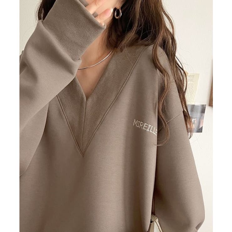 抜け感と上品さを両立。深めのネックで小顔見え♪ 胸刺繍Vネックダンボールニットト… | Classical Elf  | 詳細画像21 