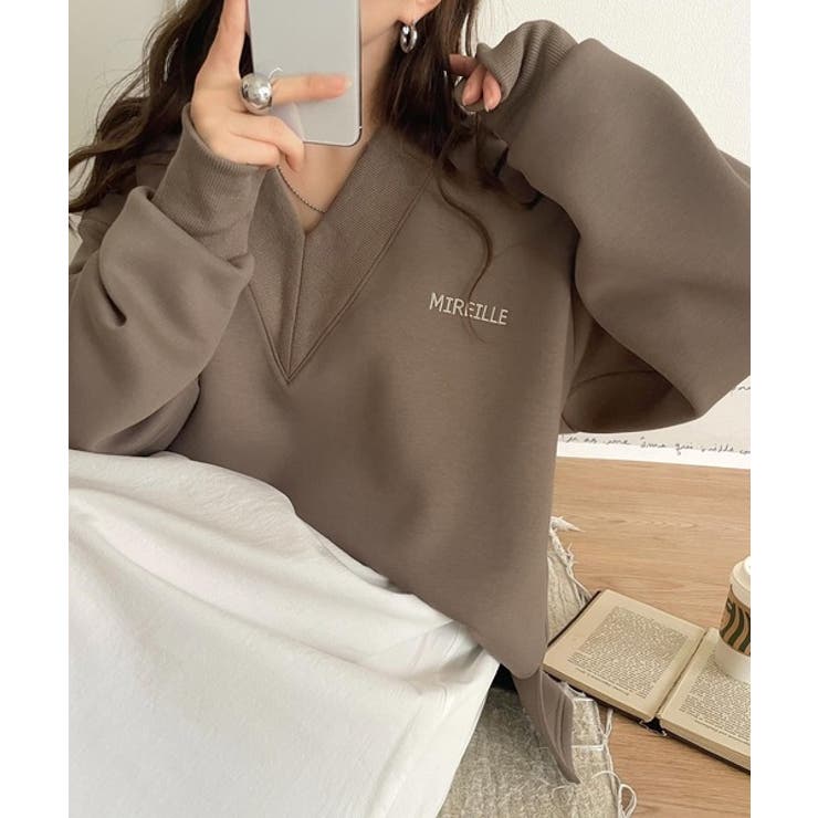 抜け感と上品さを両立。深めのネックで小顔見え♪ 胸刺繍Vネックダンボールニットト… | Classical Elf  | 詳細画像22 