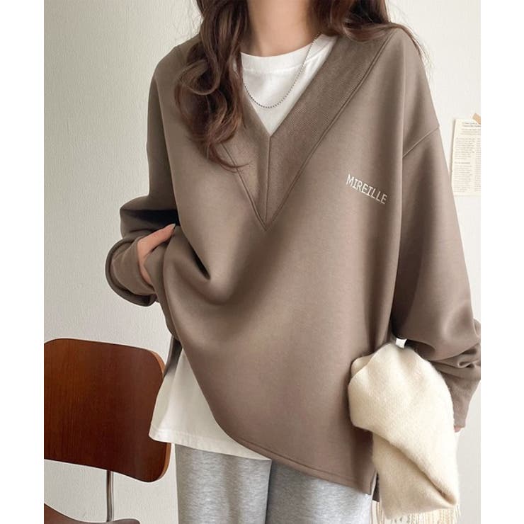 ブラウン | 抜け感と上品さを両立。深めのネックで小顔見え♪ 胸刺繍Vネックダンボールニットト… | Classical Elf 