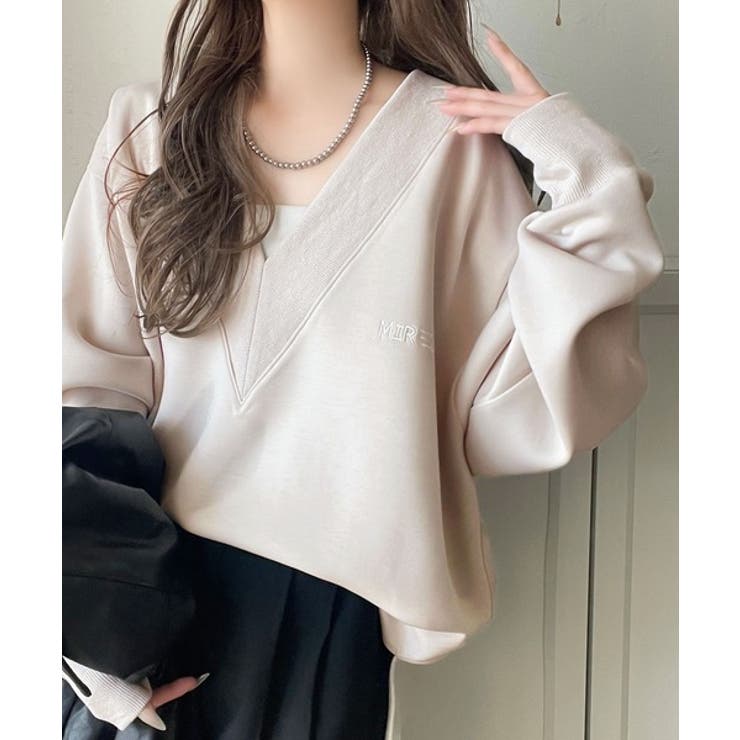 グレージュ | 抜け感と上品さを両立。深めのネックで小顔見え♪ 胸刺繍Vネックダンボールニットト… | Classical Elf 