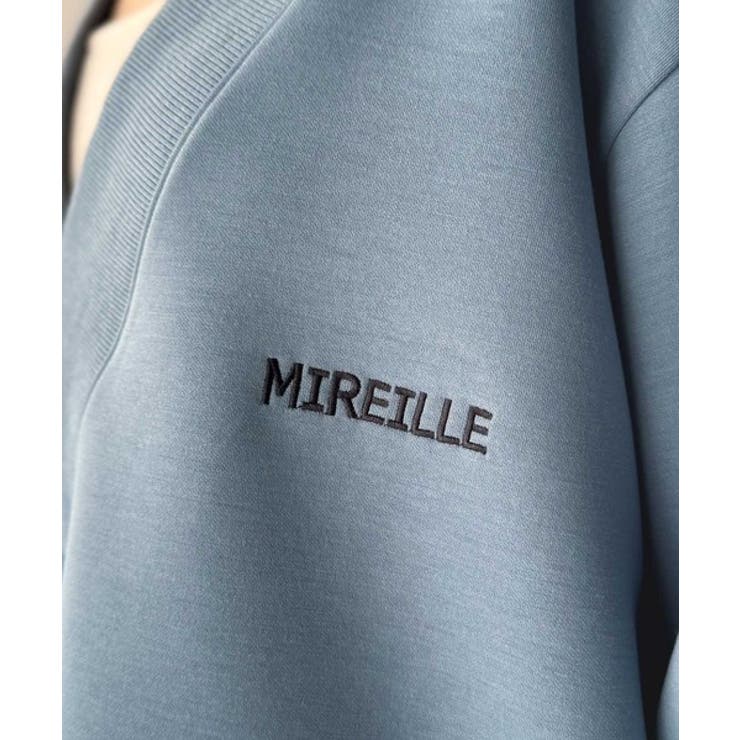 抜け感と上品さを両立。深めのネックで小顔見え♪ 胸刺繍Vネックダンボールニットト… | Classical Elf  | 詳細画像40 