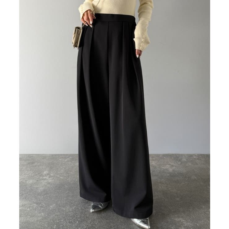 ブラック | リラックス感ときちんと感を両立。上品見えするとろみ素材2タックスラックスパンツ | Classical Elf 