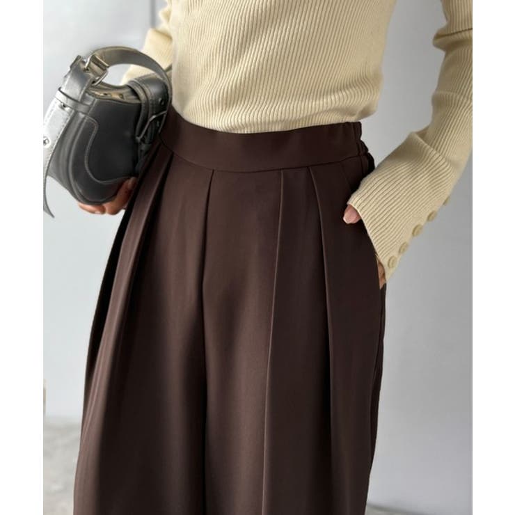 リラックス感ときちんと感を両立。上品見えするとろみ素材2タックスラックスパンツ | Classical Elf  | 詳細画像14 