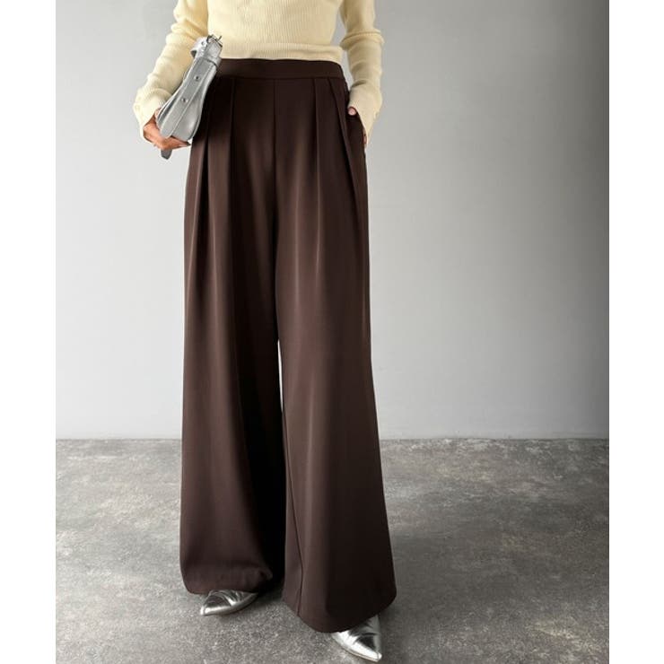 ブラウン | リラックス感ときちんと感を両立。上品見えするとろみ素材2タックスラックスパンツ | Classical Elf 