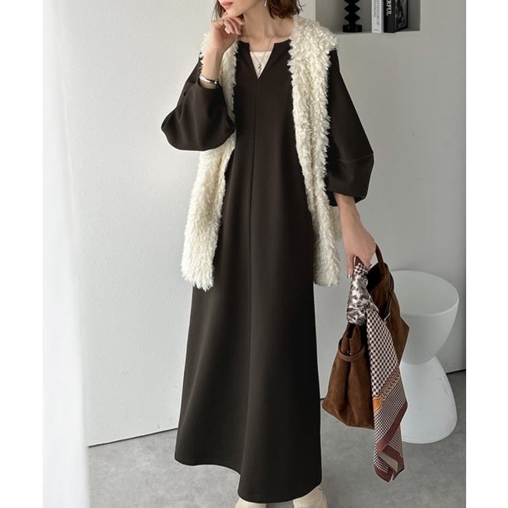 清楚にフェミニン、品よく抜け感。ランタンスリーブキーネックワンピース（ロング丈） | Classical Elf  | 詳細画像21 