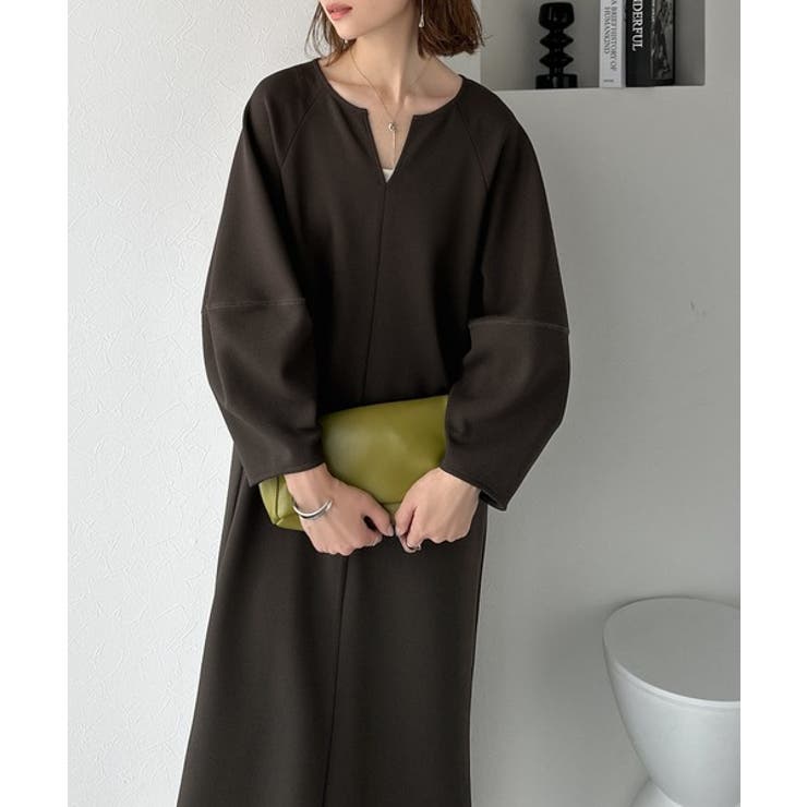 清楚にフェミニン、品よく抜け感。ランタンスリーブキーネックワンピース（ロング丈） | Classical Elf  | 詳細画像24 