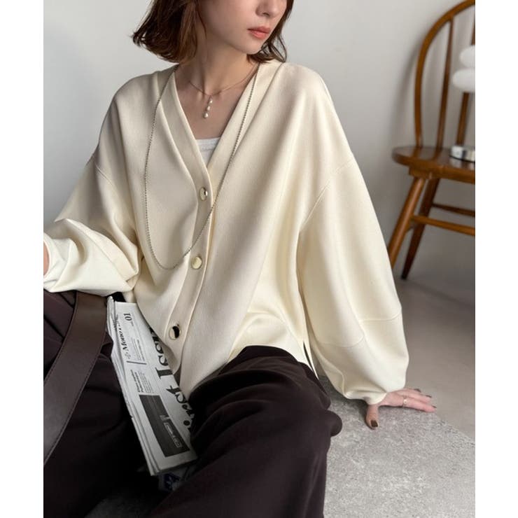 アイボリー | たっぽり袖×ゴールドボタンの欲張りカーデ。ランタンスリーブ金釦Vネックカーディガ… | Classical Elf 