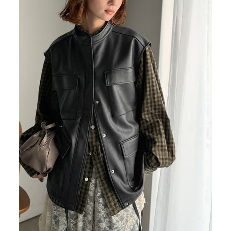 羽織るだけで、モードな存在感。BIGポケットレザー風加工スエードルーズベスト | Classical Elf  | 詳細画像12 