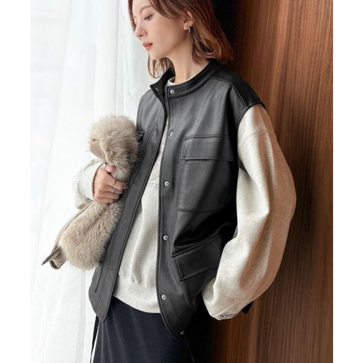 羽織るだけで、モードな存在感。BIGポケットレザー風加工スエードルーズベスト | Classical Elf  | 詳細画像1 