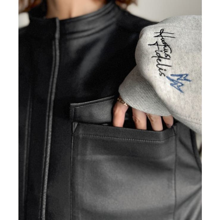 羽織るだけで、モードな存在感。BIGポケットレザー風加工スエードルーズベスト | Classical Elf  | 詳細画像19 