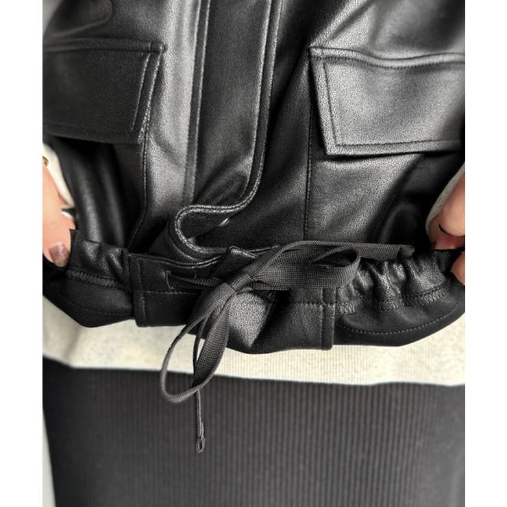 羽織るだけで、モードな存在感。BIGポケットレザー風加工スエードルーズベスト | Classical Elf  | 詳細画像22 