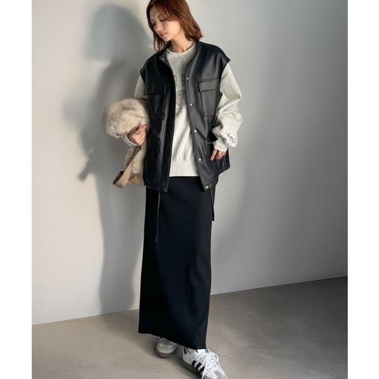 羽織るだけで、モードな存在感。BIGポケットレザー風加工スエードルーズベスト | Classical Elf  | 詳細画像6 