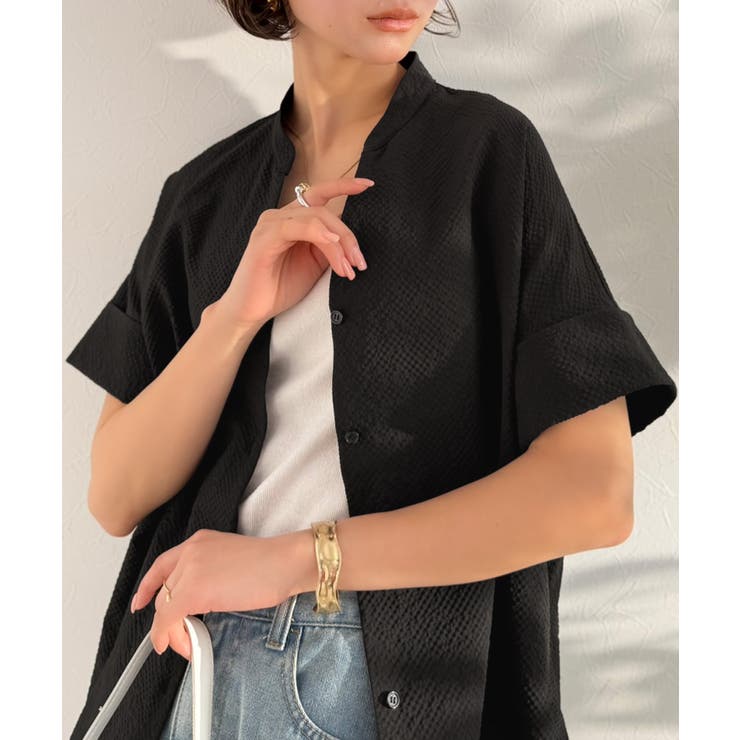 品のある抜け感で、休日にも、オフィスにも。バンドカラースキッパー