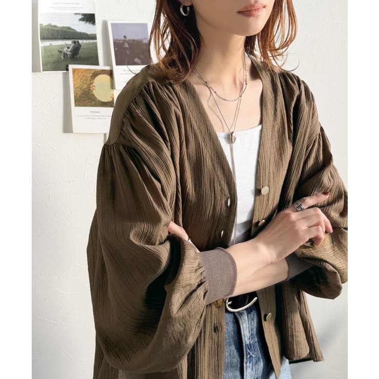 透けて、揺れて、涼しくこなれる。シアーカーディガン（Vネック）[品番