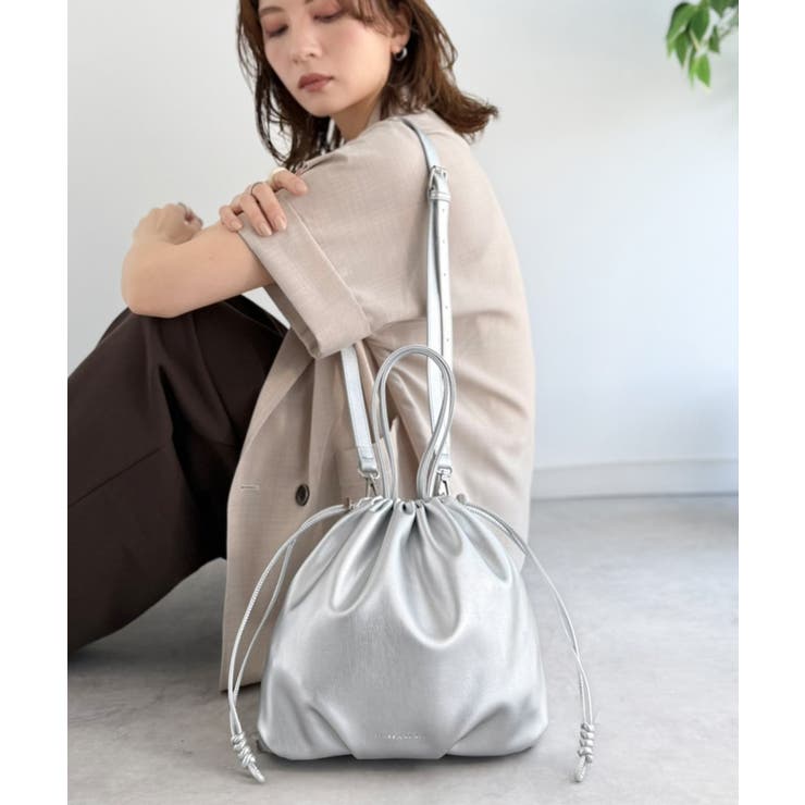 可愛く映えて、頼れる相棒。ソフトレザーマルチウェイ巾着ラウンドバッグ | Classical Elf  | 詳細画像10 