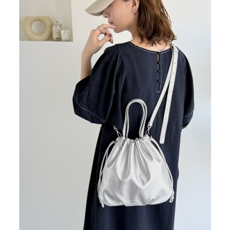 可愛く映えて、頼れる相棒。ソフトレザーマルチウェイ巾着ラウンドバッグ | Classical Elf  | 詳細画像13 