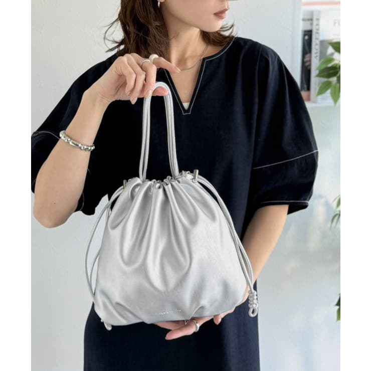 シルバー | 可愛く映えて、頼れる相棒。ソフトレザーマルチウェイ巾着ラウンドバッグ | Classical Elf 