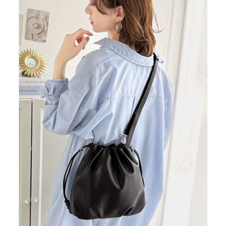 可愛く映えて、頼れる相棒。ソフトレザーマルチウェイ巾着ラウンドバッグ | Classical Elf  | 詳細画像2 