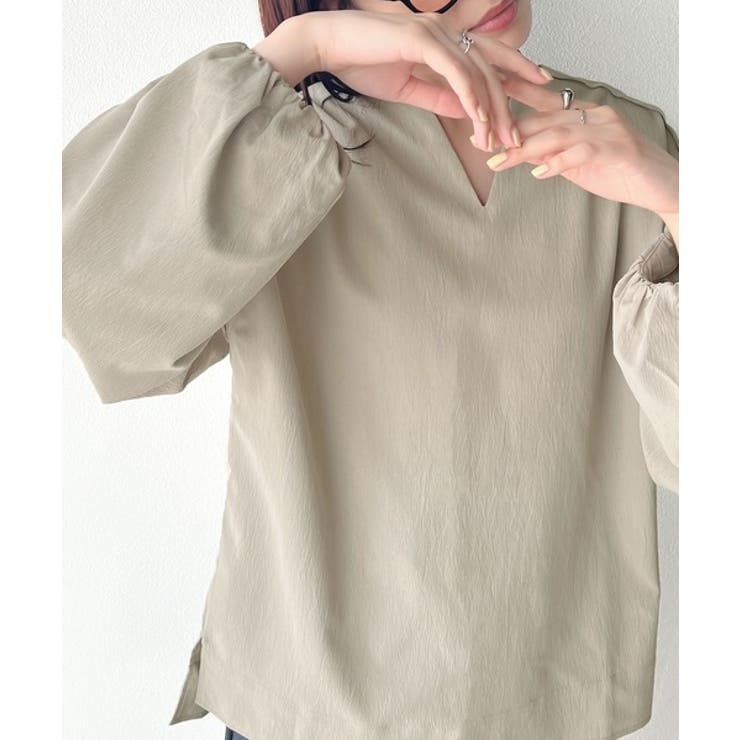 グレージュ | 大人のナチュラルな抜け感。2way バルーン袖キーネックトップス | Classical Elf 