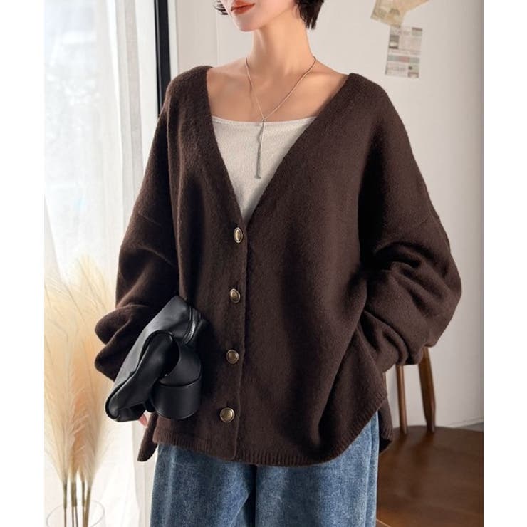 ふんわり包み込む暖かさで、冬の定番に。ゴールドボタン使いオーバーサイズVネックニ… | Classical Elf  | 詳細画像10 