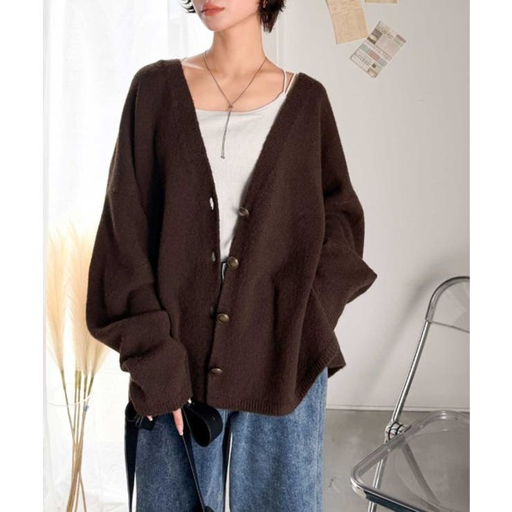 ふんわり包み込む暖かさで、冬の定番に。ゴールドボタン使いオーバーサイズVネックニ… | Classical Elf  | 詳細画像13 